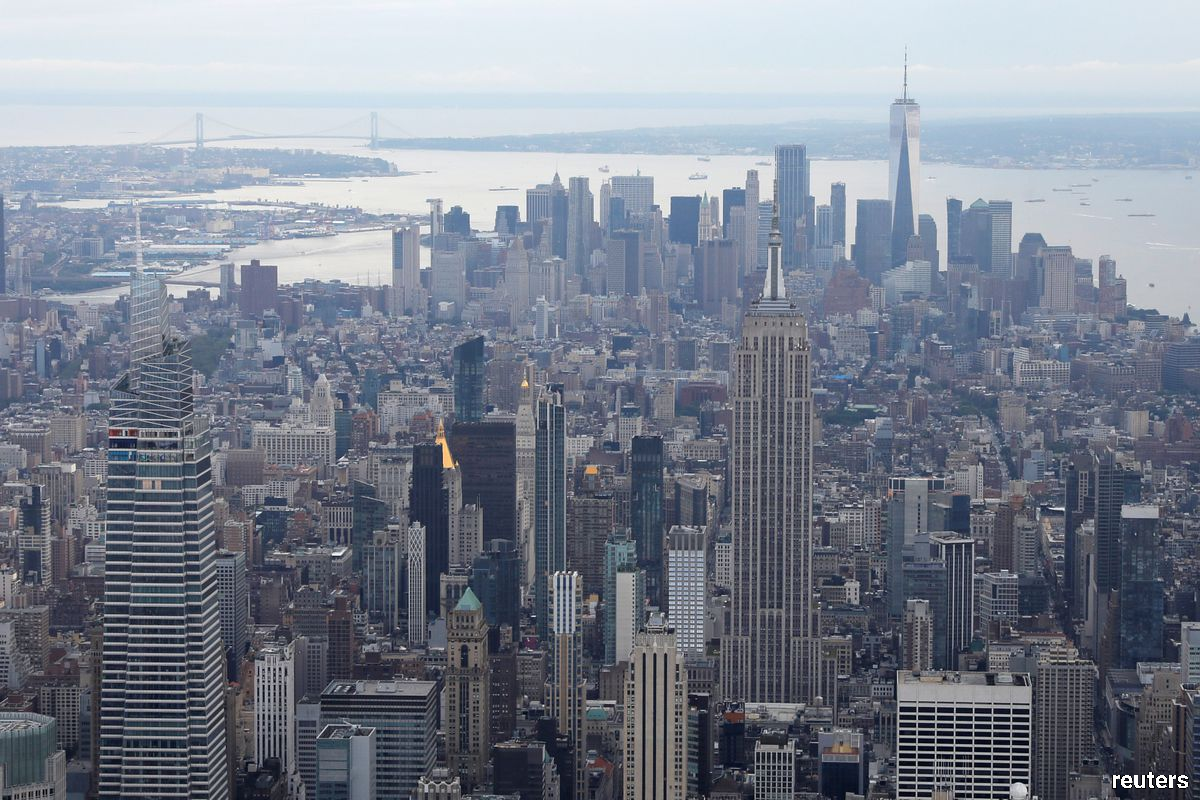 New York. Gross domestic product growth in the US in 2022 was higher than expected, but 2023 may bring a contraction, said S&P Global Ratings global chief economist Paul Gruenwald.